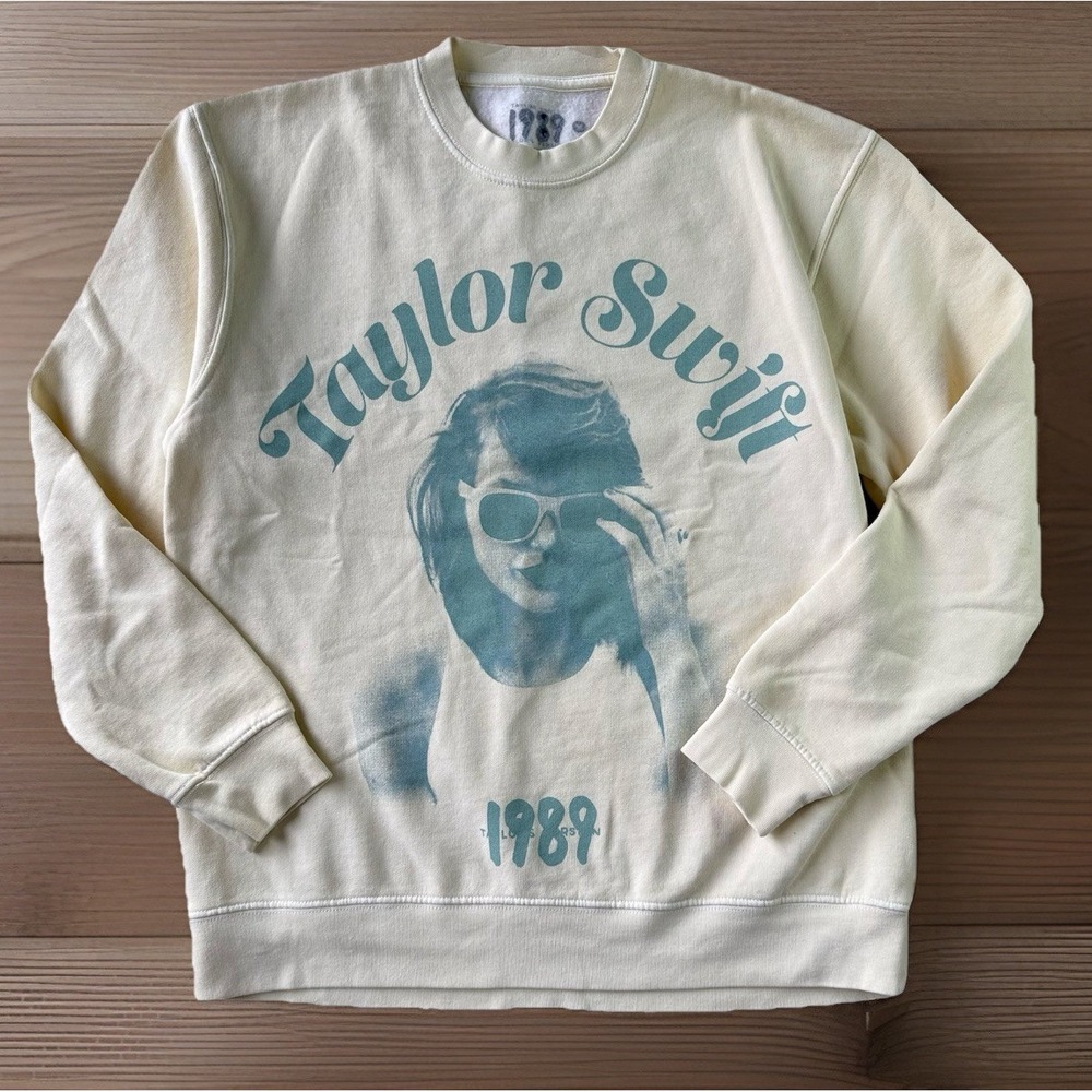 Taylor Swift From The Vault 1989 Taylor's Version Photo Crewneck Size M Official